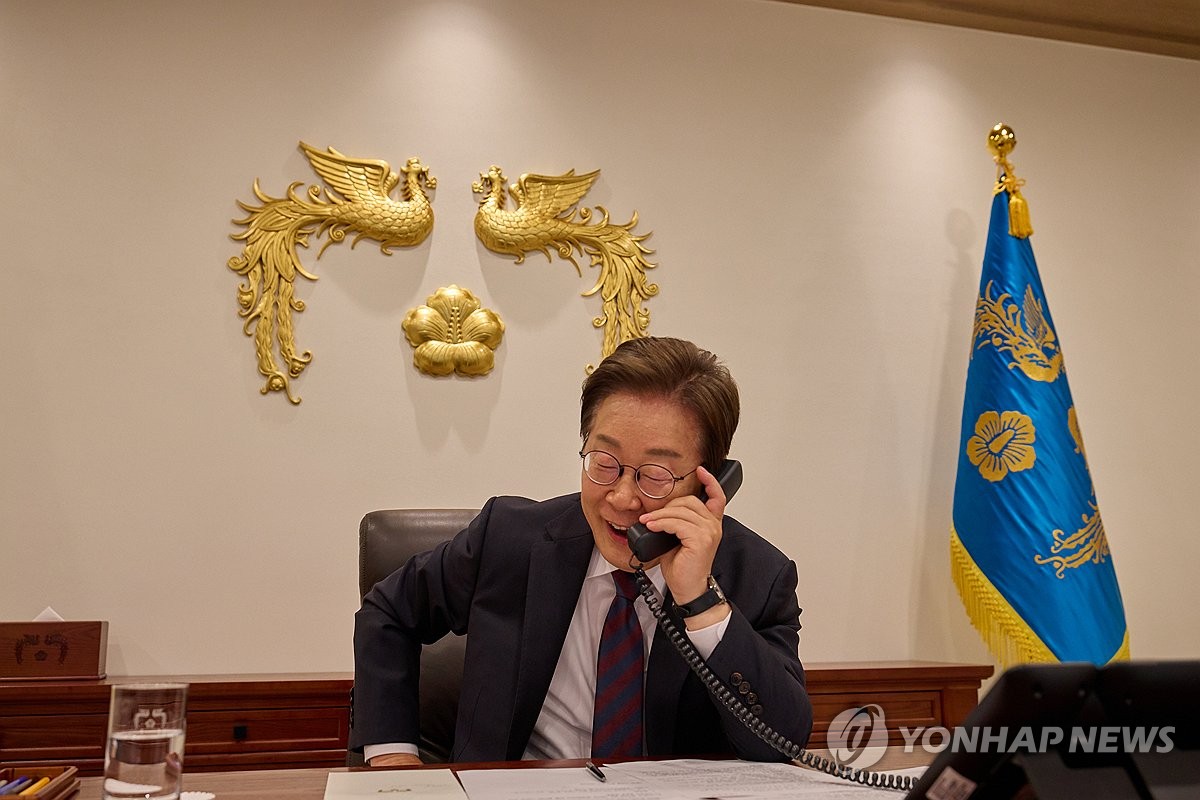 New S. Korean President Discusses Closer Ties and Peaceful Peninsula with China’s Xi